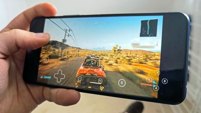 With just a phone, gamers can play Cyberpunk 2077 no less than PC or PS5 1